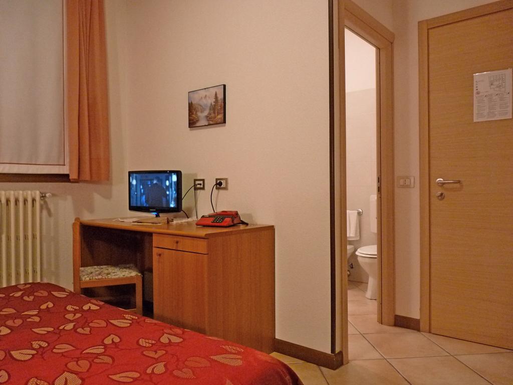 Hotel La Rosa Тельо Номер фото