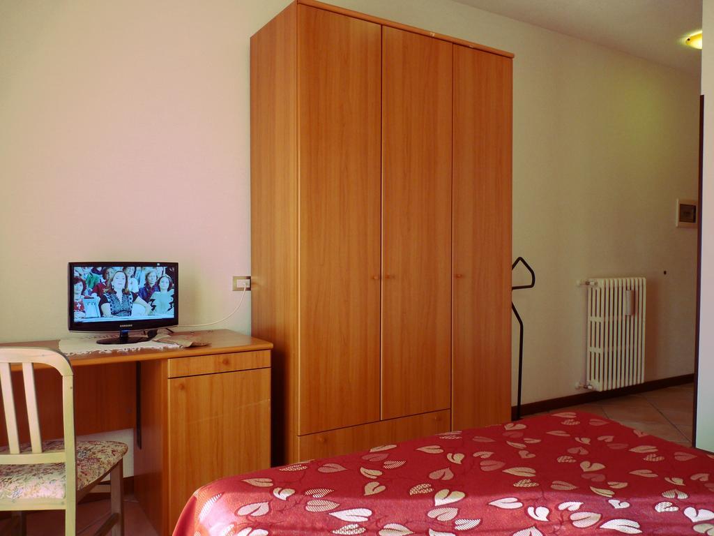 Hotel La Rosa Тельо Экстерьер фото