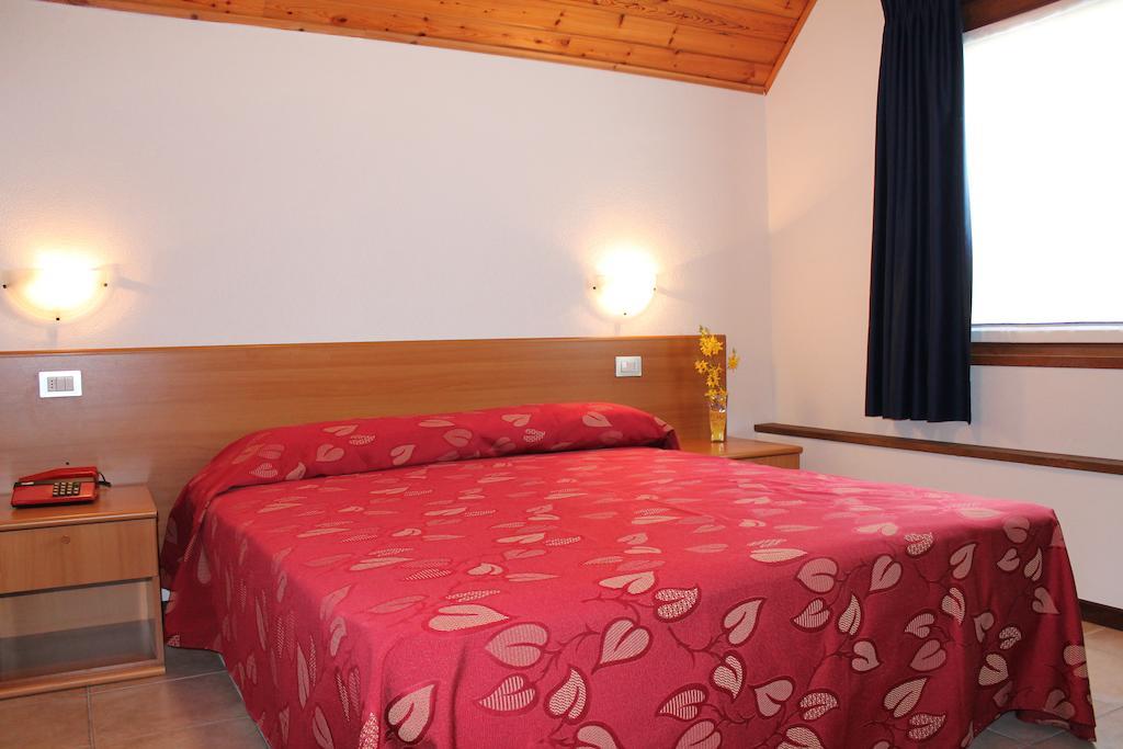 Hotel La Rosa Тельо Экстерьер фото