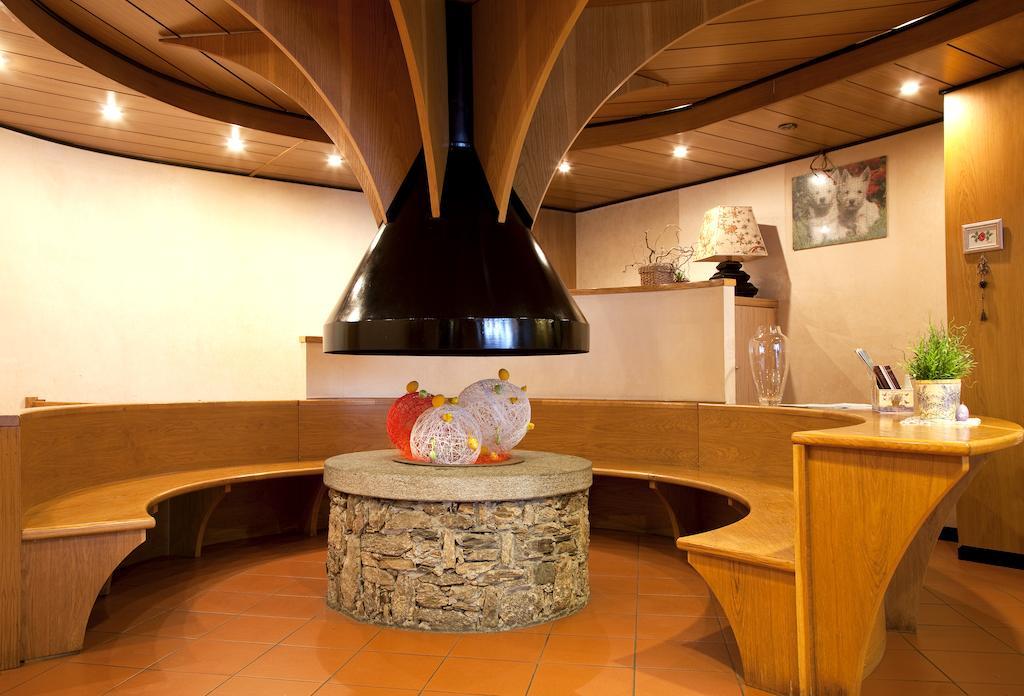 Hotel La Rosa Тельо Экстерьер фото