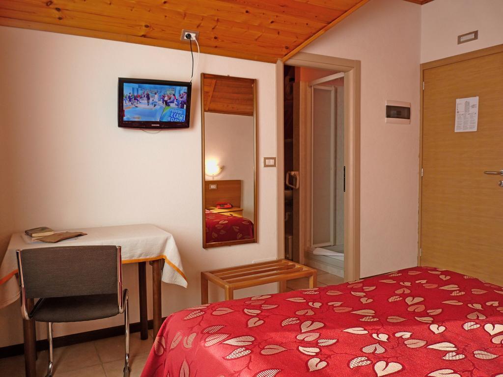 Hotel La Rosa Тельо Экстерьер фото
