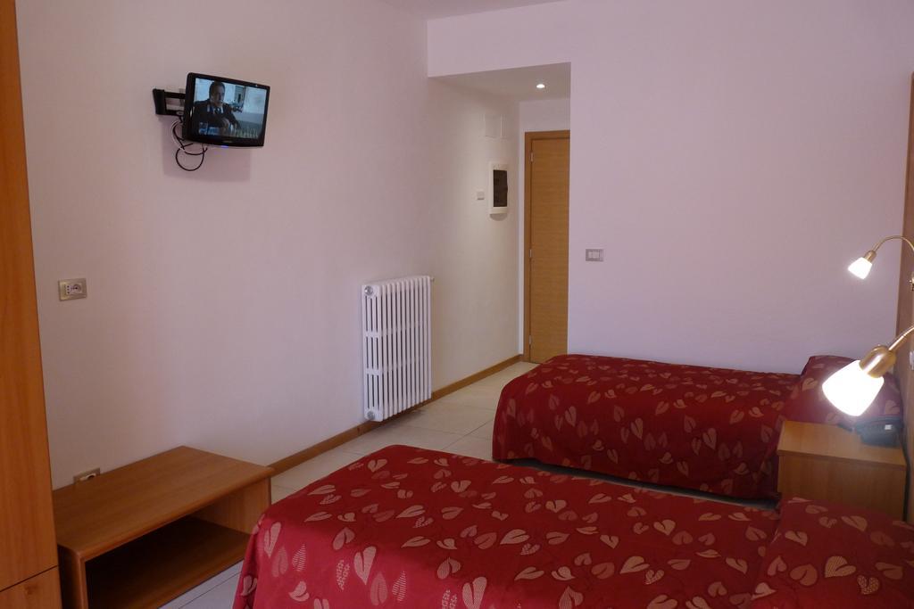 Hotel La Rosa Тельо Экстерьер фото