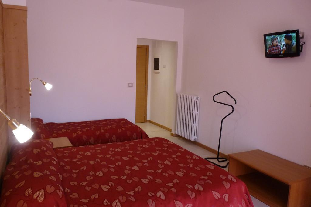 Hotel La Rosa Тельо Экстерьер фото