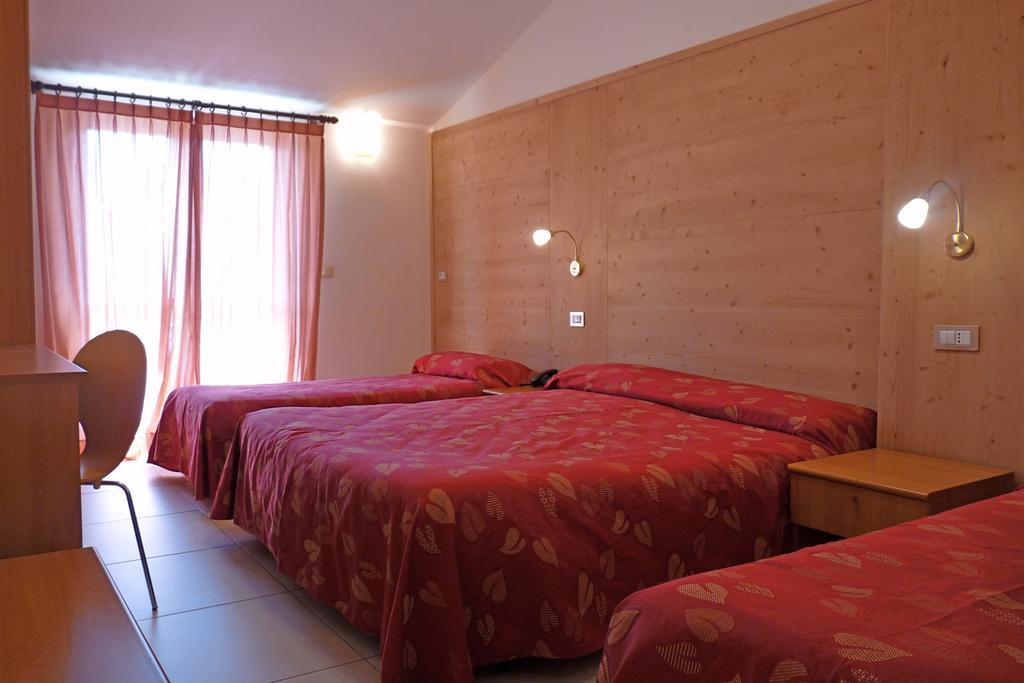 Hotel La Rosa Тельо Экстерьер фото